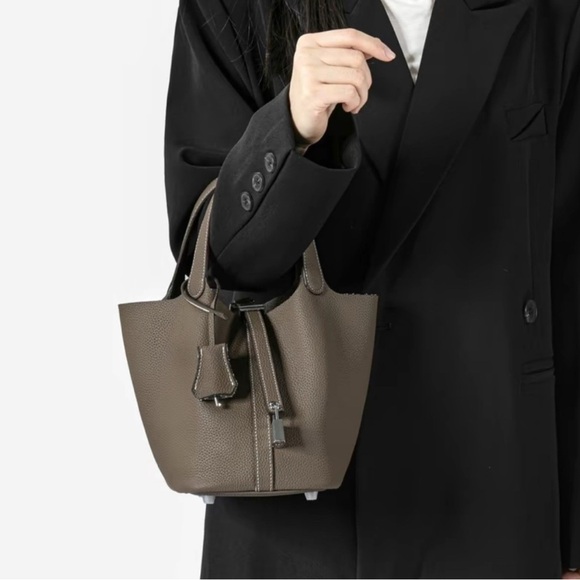 Cowhide Leather Mine Bucket Bag - Picture 3 of 11